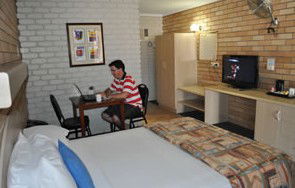 Castle Motor Lodge - Tourism Caloundra 1