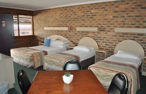 Castle Motor Lodge - Tourism Caloundra 3