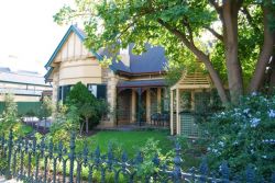 Treasured Memories Accommodation - Tourism Caloundra 2