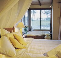 Lake Weyba Cottages - Tourism Caloundra