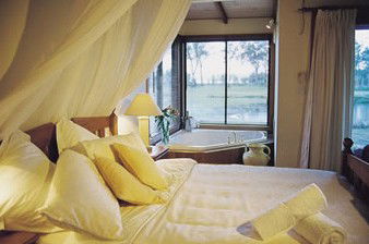 Lake Weyba Cottages - Tourism Caloundra 0