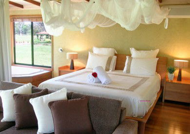 Lake Weyba Cottages - Tourism Caloundra 1