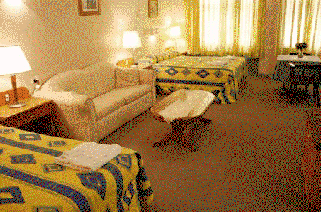 Royal Centrepoint Motel - Tourism Caloundra 1
