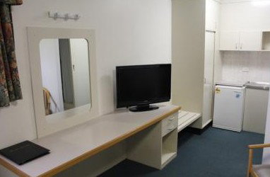 AZA Motel - Tourism Caloundra 3
