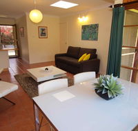 Bright Highland Valley Cottages - Tourism Caloundra