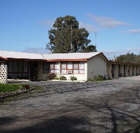 The Castle Creek Motel - Tourism Caloundra