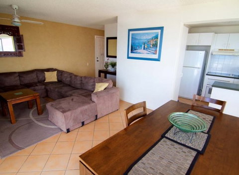 Beach Lodge Apartments - Tourism Caloundra 3