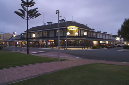 Grand Tasman Hotel - Tourism Caloundra 0