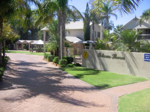 Pelican Shore Villas - Tourism Caloundra 0