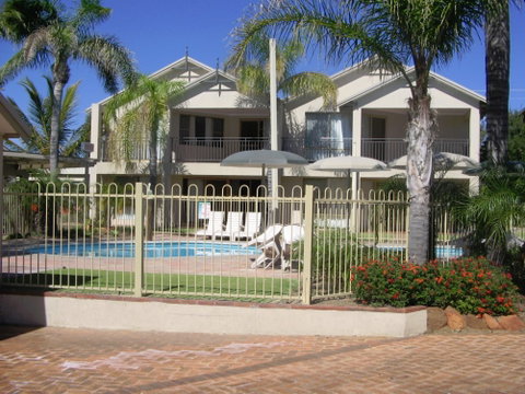 Pelican Shore Villas - Tourism Caloundra 1