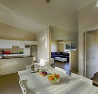 Middle Rock Holiday Resort - Tourism Caloundra