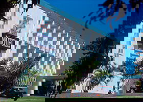 Asti Motel - Tourism Caloundra 0