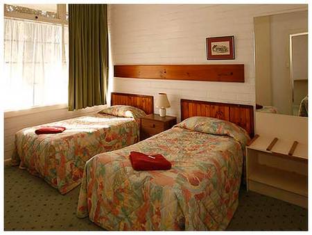 Guichen Bay Motel - Tourism Caloundra 3