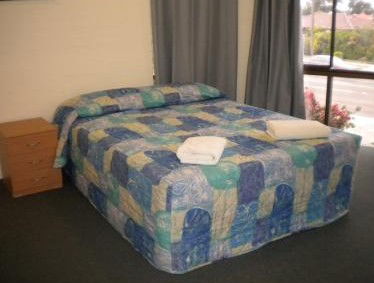 Newcastle Heights Motel - Tourism Caloundra 3