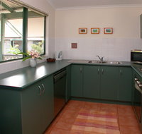 Cocos Beach Bungalows - Tourism Caloundra