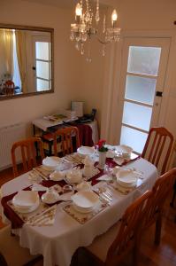 Bluebell Bed And Breakfast - Tourism Caloundra 4