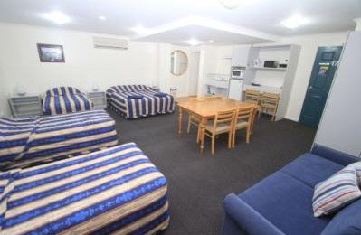 Lakeview Motor Inn - Tourism Caloundra 4