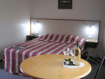 Comfort Inn Marco Polo - Tourism Caloundra 2