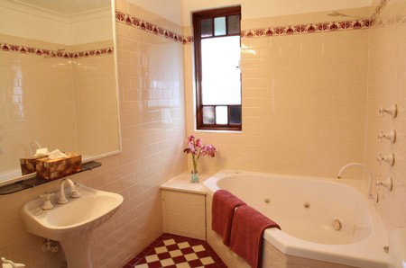 3 Explorers Motel - Tourism Caloundra 4