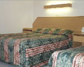 Country Lodge Motor Inn - Tourism Caloundra 1