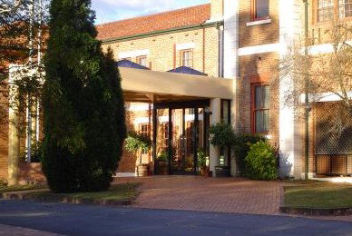 Monte Pio Motor Inn - Tourism Caloundra 0