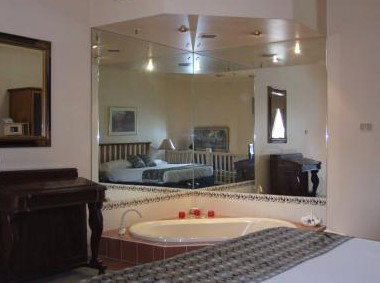 Monte Pio Motor Inn - Tourism Caloundra 2