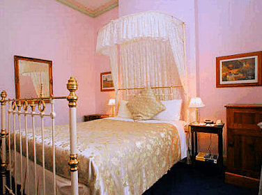 The Lodge on Elizabeth - Tourism Caloundra