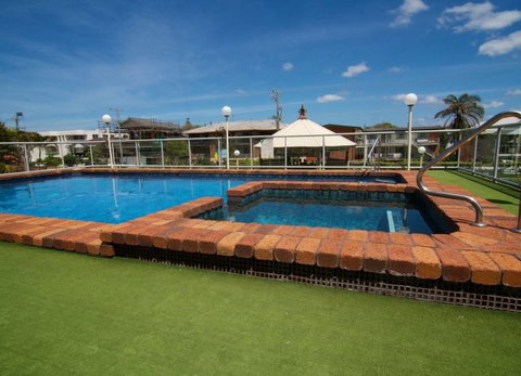 Foreshore Apartments, Mermaid Beach - Tourism Caloundra 2