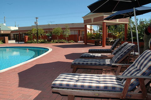 Country Comfort Inter City Perth Hotel & Apartments - Tourism Caloundra 1