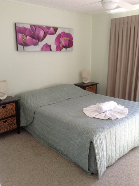 Surfcomber On The Beach - Tourism Caloundra 4