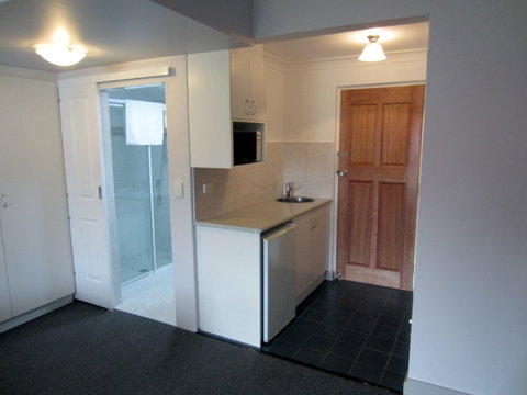 Moore Park Inn - Tourism Caloundra 3
