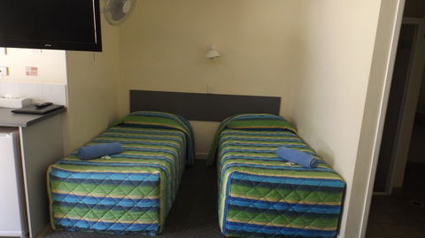 Central Point Motel - Tourism Caloundra 2