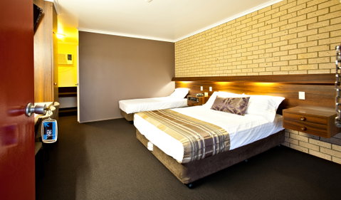 Sarina Motor Inn - Tourism Caloundra 3