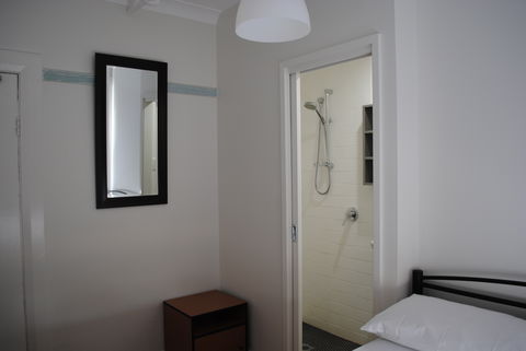 Highfield Private Hotel - Tourism Caloundra 0