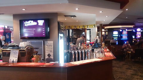 Willaston Hotel - Tourism Caloundra 0