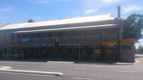 Maid Of Auckland Hotel - Tourism Caloundra 0