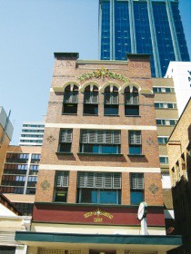 Explorers Inns - Tourism Caloundra 0