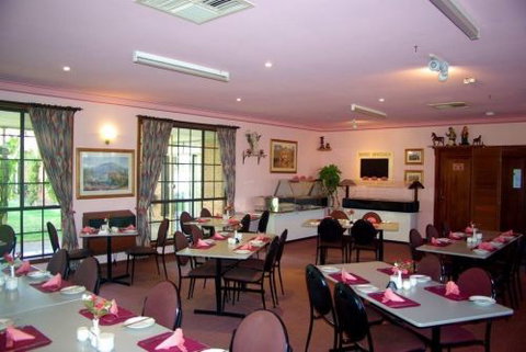Roundhouse Motel - Tourism Caloundra 2