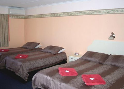 Roundhouse Motel - Tourism Caloundra 3