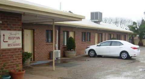 Roundhouse Motel - Tourism Caloundra 6