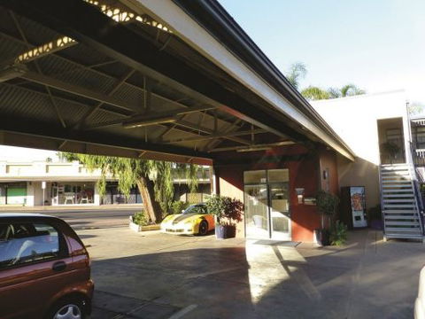 Golden Chain Welcome Inn 277 - Tourism Caloundra 1