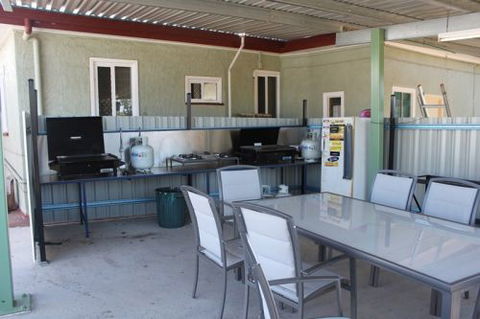 Cityside Accommodation | Mt Isa - Tourism Caloundra 1