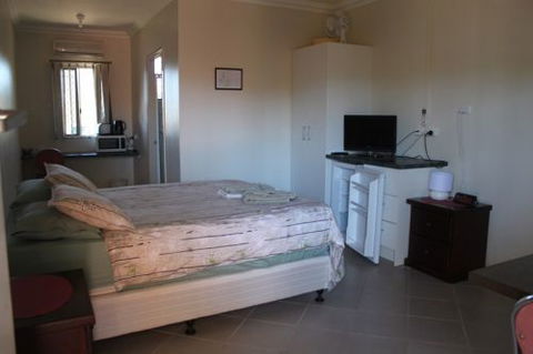 Cityside Accommodation | Mt Isa - Tourism Caloundra 2