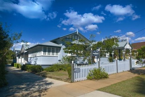 Elindale House Bed & Breakfast - Tourism Caloundra 0