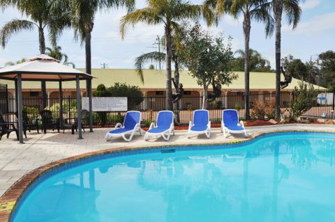 Pinjarra Resort  - Tourism Caloundra 0