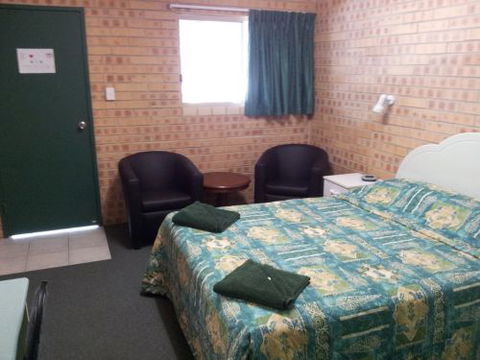 Tiaro Motor Inn - Tourism Caloundra 5