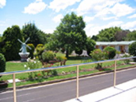 Golden Chain Beachway Motel And Restaurant - Tourism Caloundra 0