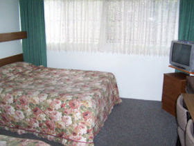 Midvalley  Motel - Tourism Caloundra 0
