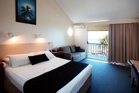 Whitsunday Sands - Tourism Caloundra 0