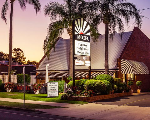 Country Pathfinder Motor Inn - Tourism Caloundra 0